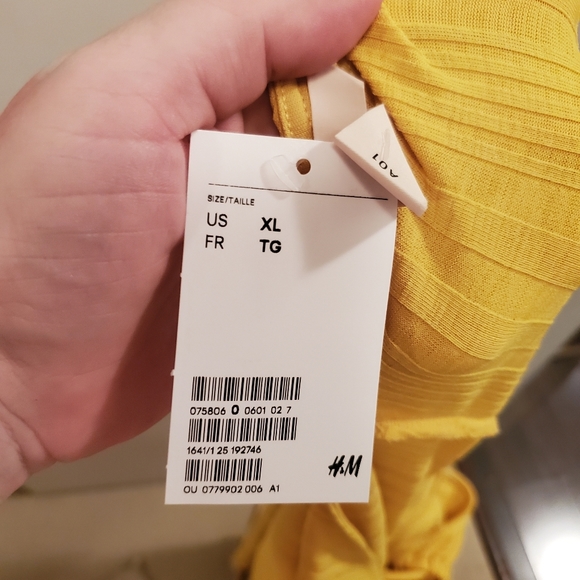 Ladies dress - Picture 2 of 3